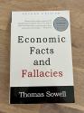 Billede af bogen Economic Facts and Fallacies (Second Edition) Billede af bogen Economic Facts and Fallacies (Second Edition)