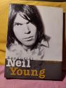 Billede af bogen Essential Neil Young 