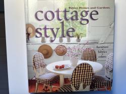Billede af bogen Cottage style - furniture fabrics colora